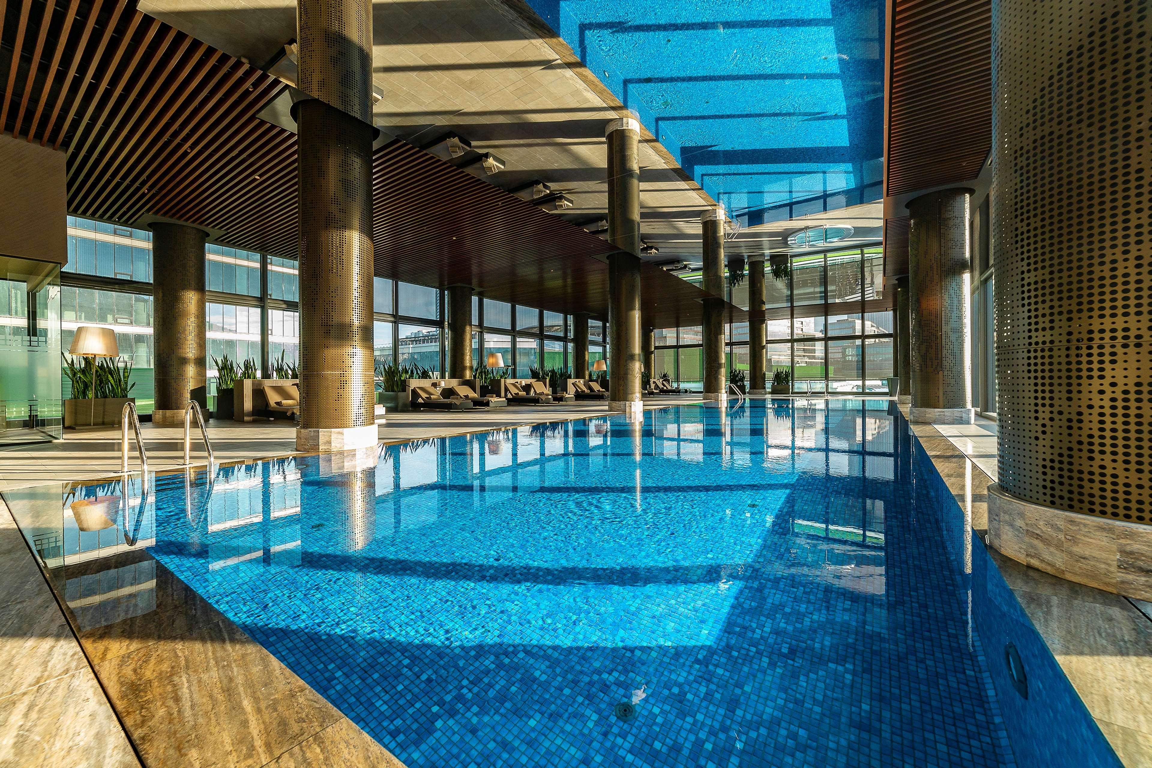 Radisson Collection Hotel, Vadistanbul Exterior photo The pool at the Ritz-Carlton, T3
